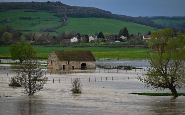 L'onde de crue se déplace, l'Yonne et la Saône-et-Loire restent en rouge