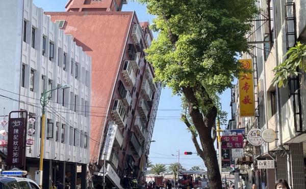 Séisme à Taïwan: le risque de tsunami est "largement passé", le Japon rétrograde en "avertissement"