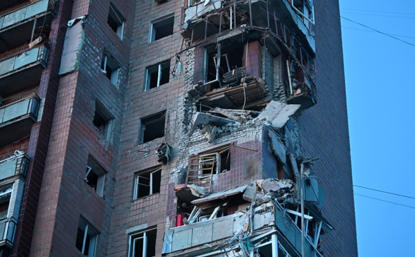 Ukraine: six morts dans des frappes russes sur le nord-est