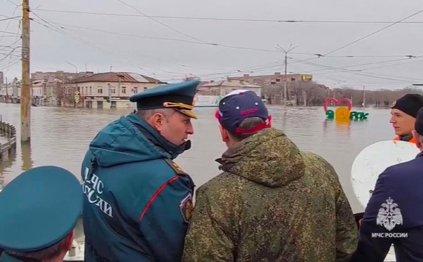 Russie: manifestation dans la ville d'Orsk frappée par des inondations