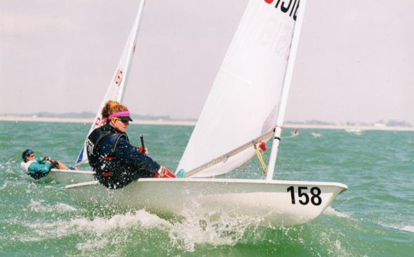Une arbitre tahitienne au Tour de France à la voile