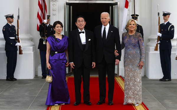 Japon et Etats-Unis nouent des liens de défense plus étroits