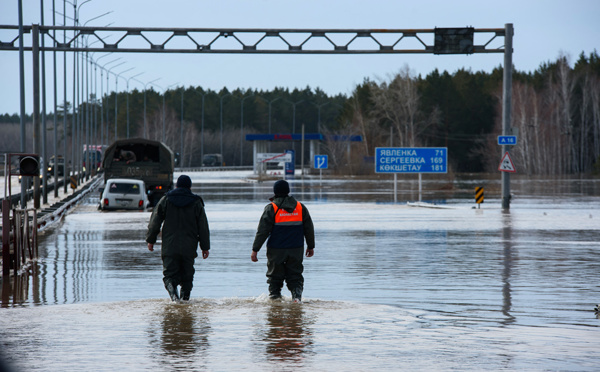 Inondations majeures en Russie et au Kazakhstan: l'eau monte encore dans plusieurs régions