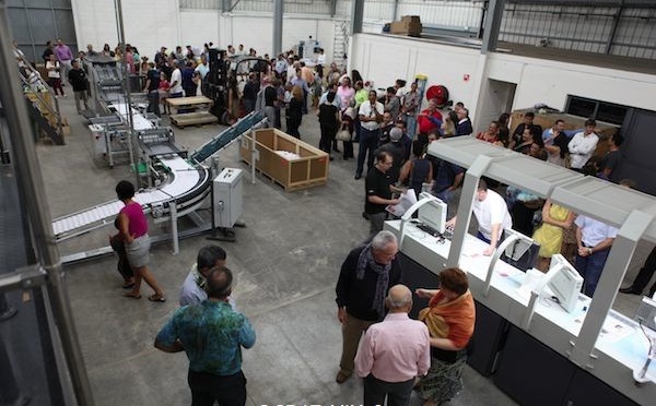 Albert Moux inaugure sa nouvelle imprimerie à Papara