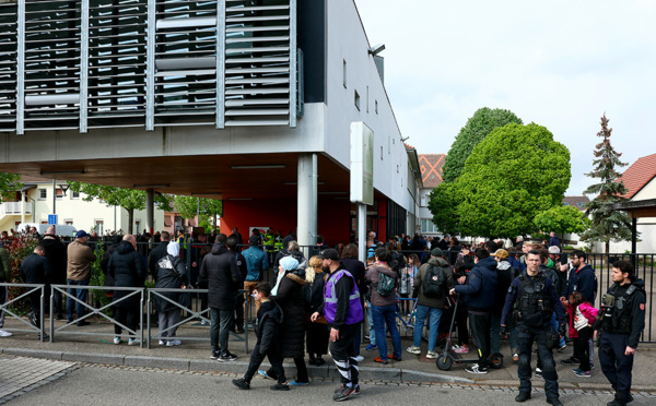 Emotion en Alsace après le décès d'une collégienne en marge d'une attaque au couteau