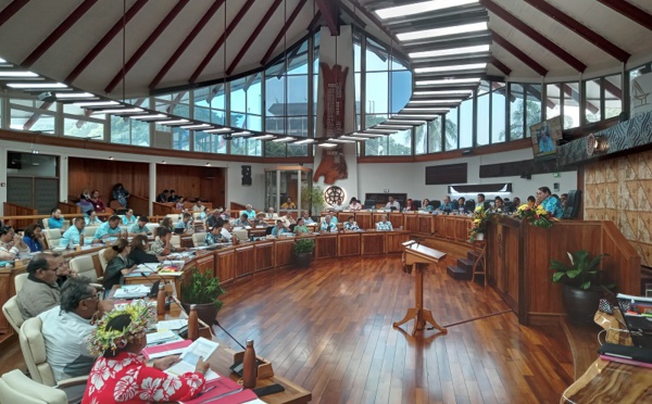 Lycée de Moorea, PSG, Somac...retour des questions orales à l'assemblée