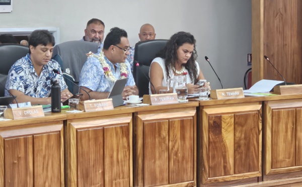​Ronny Teriipaia bloque le lycée de Moorea