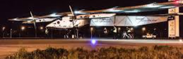 Solar Impulse 2 s'est posé à Hawaï, après un vol record de près de 120 heures