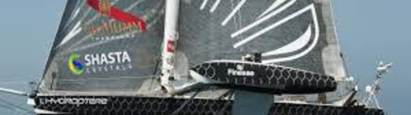 L'Hydroptère d'Alain Thébault est arrivé à Hawaï sans battre de record