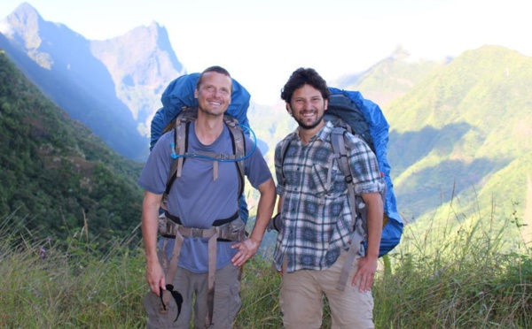 Deux entomologistes américains à la recherche de nouvelles espèces polynésiennes