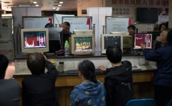 Débâcle de la bourse en Chine : 21 courtiers débloquent 19 mds USD