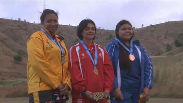 PNG 2015 – « tir au pistolet » : Maeva Darius décroche la première médaille d’or pour le fenua