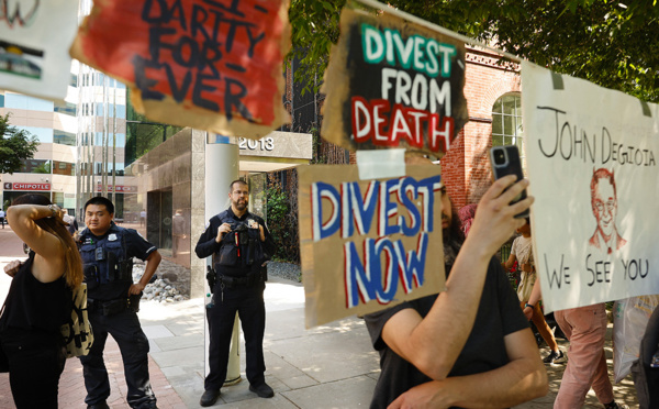 La mobilisation étudiante pour Gaza s'étend, Biden appelle au retour à l'ordre