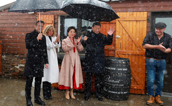 Macron et Xi sous la neige au col du Tourmalet pour une escapade "personnelle"