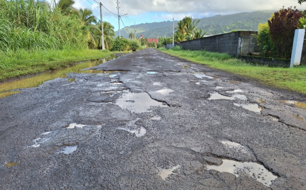 Ras les nids-de-poule à Taravao !