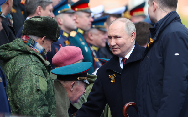 Moscou ordonne des exercices nucléaires et menace de frapper des cibles britanniques