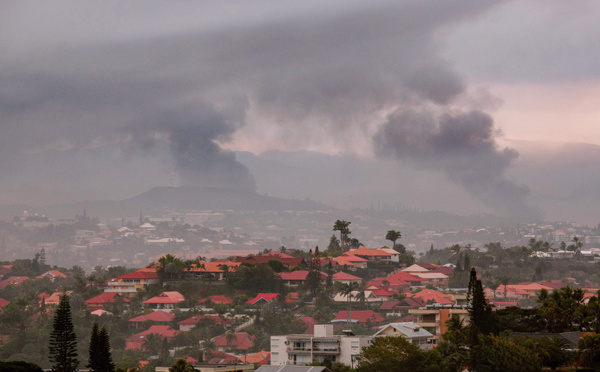 Emeutes en Nouvelle-Calédonie: 4 morts, dont un gendarme et l'état d'urgence annoncé