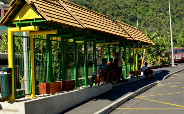 Après 10 ans de combat un quartier de Papeete obtient son abribus