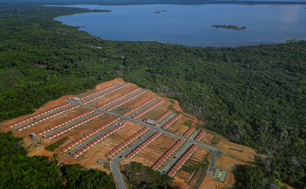 Les premiers déplacés climatiques du Panama: des îliens relogés sur le continent