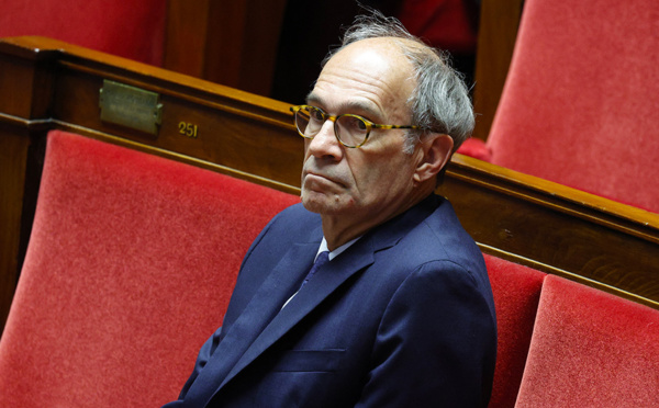 Cumul des mandats et suppression du Grand Paris: les pistes du rapport Woerth sur la décentralisation