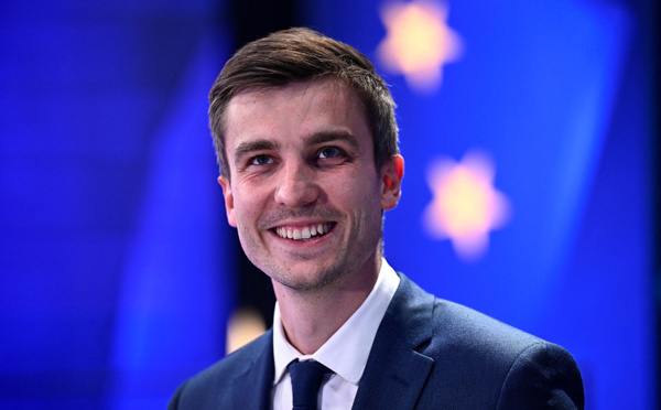 Elections européennes: dernier meeting pour Deffontaines (PCF), qui vise le seuil "fatidique" des 5%