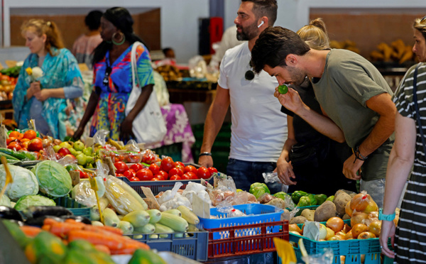 Sur le marché de Nouméa enfin rouvert, le malaise reste palpable
