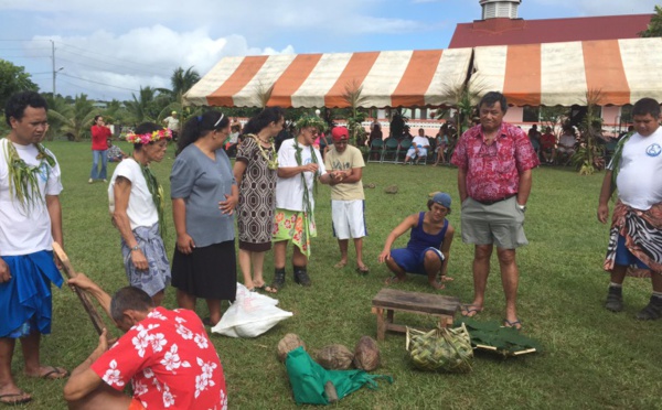 Tea Frogier assiste au Heiva Ma’ohi