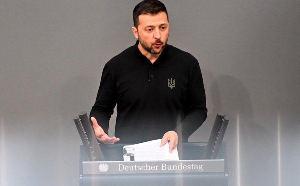 Zelensky accueilli à bras ouverts au G7 qui scelle un accord sur les actifs russes