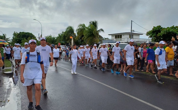 À Mahina, une foule en liesse pour accueillir la flamme