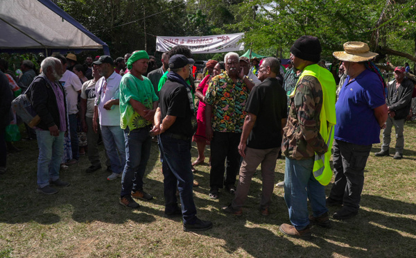 Le FLNKS reporte son congrès troublé après un différend avec la CCAT