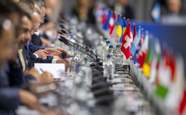 En Suisse, le sommet sur la paix réaffirme l'intégrité de l'Ukraine et veut associer la Russie