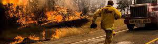 USA: une vingtaine d'incendies toujours incontrôlables en Californie