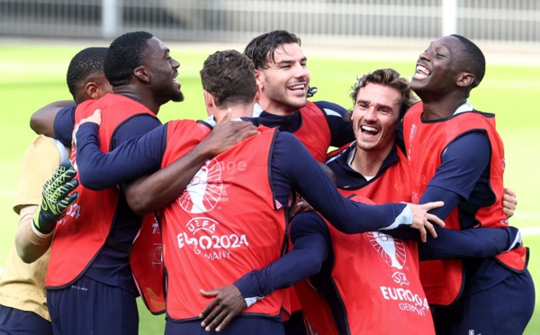 ​La France entre en scène contre l'Autriche