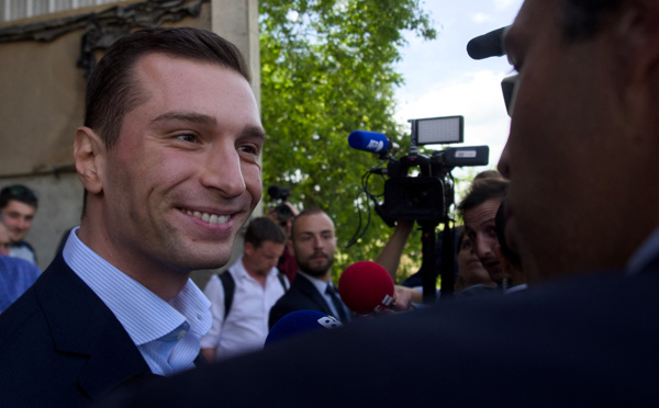 Législatives: Bardella pose ses conditions pour Matignon, Attal y voit "un refus d'obstacle"