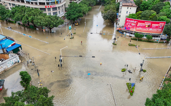 Météo extrême en Chine, au moins quatre morts et 15 disparus