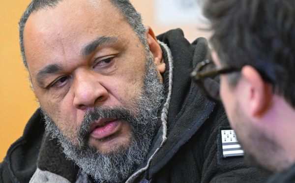 Législatives: Dieudonné et Francis Lalanne candidats en Guadeloupe