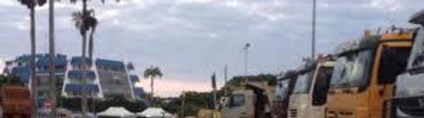 Rassemblement de camions à Nouméa en faveur de l’exportation de nickel vers la Chine