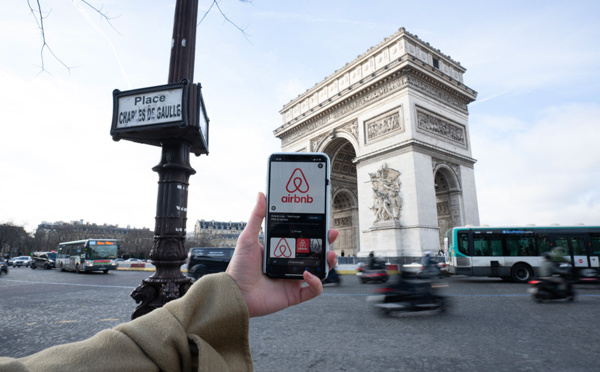 Le torchon brûle entre des hôteliers et Airbnb, assigné en justice pour "concurrence déloyale"