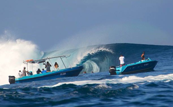 Au plus près de la vague en taxi boat