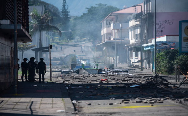 Nouvelle-Calédonie: nouvelles violences après le transfert en métropole de figures indépendantistes