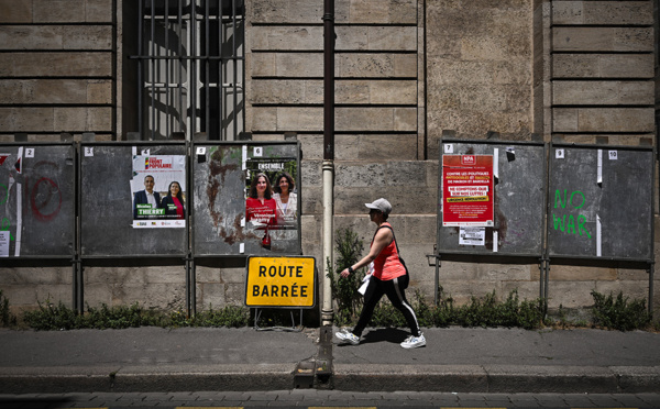 Législatives : à J-4, le flou persiste sur qui se désiste