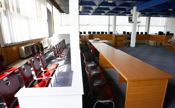 Bébé secoué: 12 ans de prison requis contre une nourrice