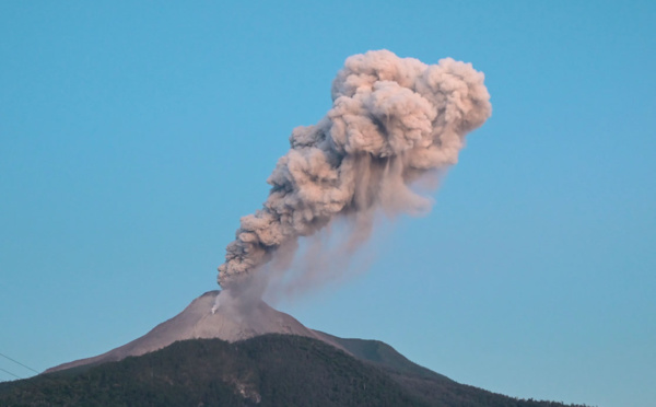 Indonésie: deux éruptions du volcan Lewotobi Laki-Laki