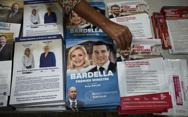Législatives: déjà une centaine de désistements avant le second tour pour contrer le RN selon un décompte AFP