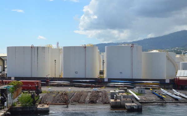 Dépot pétrolier du port : premier appel d'offres pour le déplacement des cuves