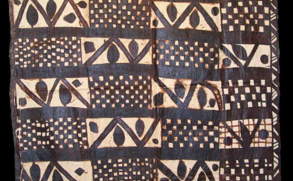 Don d’un tapa des Samoa au Musée de Tahiti et des îles