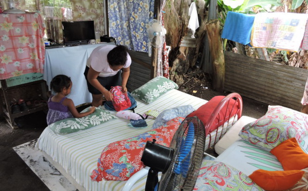 "Nous n'achetons que les sacs à dos et les savates"