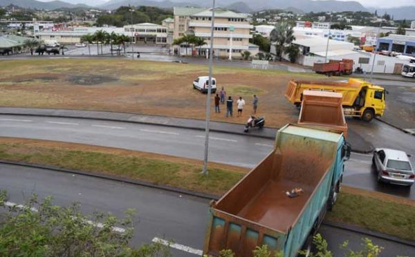 Calédonie : Les transporteurs de nickel bloquent l'accès à Nouméa