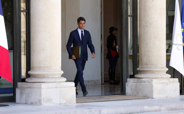 Le gouvernement Attal démissionnaire mardi soir, la gauche se fracture autour de Matignon