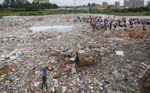 Corps dans une décharge au Kenya: un tueur en série a avoué les meurtres de 42 femmes